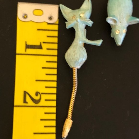 VINTAGE CAT AND MOUSE BROOCH WITH DANGLE TAILS AND RHINSTONE EYES - Picture 6 of 6